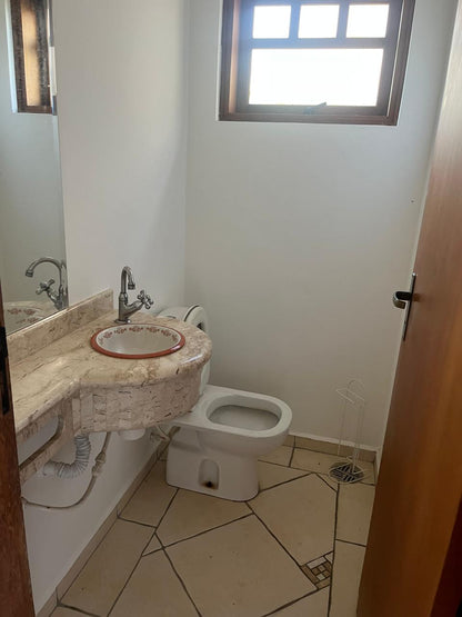 🏡 Sobrado com 4 suítes, área gourmet e piscina aquecida