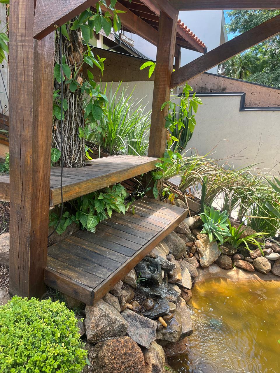 🏡 Sobrado com 4 suítes, área gourmet e piscina aquecida